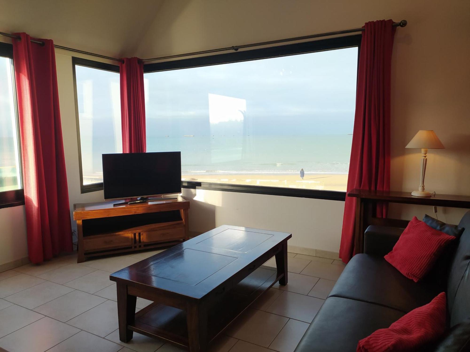 Gites "Bord De Mer" Pmr Ou "Arromanches" 2 Chambres En Front De Mer A Asnelles , 3Km D'Arromanches, 10Km De Bayeux Saint-Côme-de-Fresné المظهر الخارجي الصورة