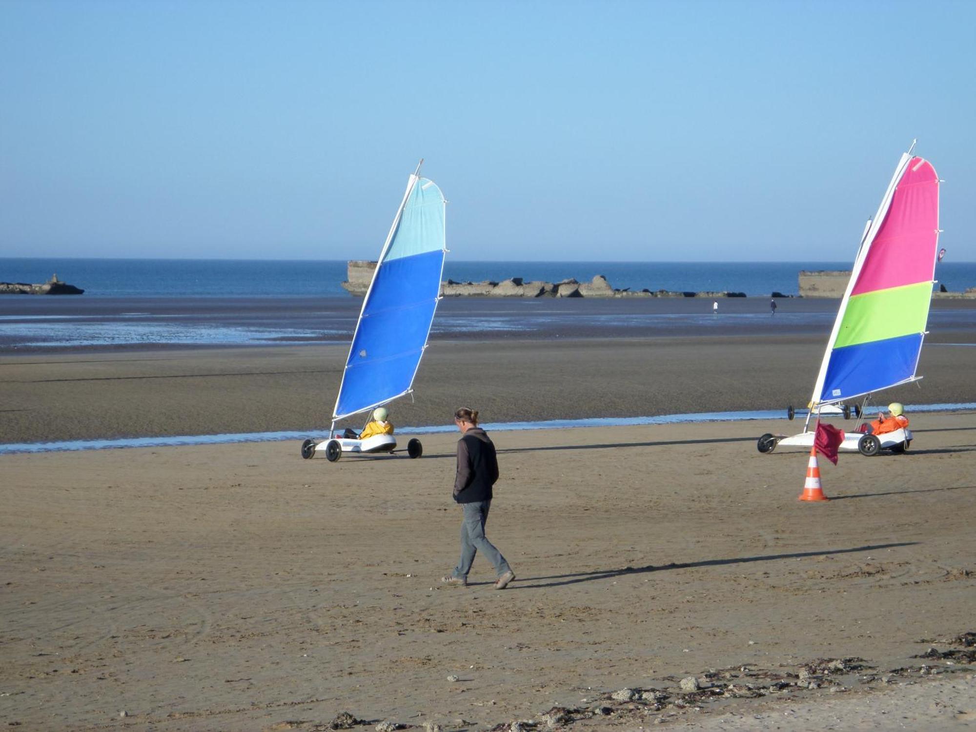 Gites "Bord De Mer" Pmr Ou "Arromanches" 2 Chambres En Front De Mer A Asnelles , 3Km D'Arromanches, 10Km De Bayeux Saint-Côme-de-Fresné المظهر الخارجي الصورة