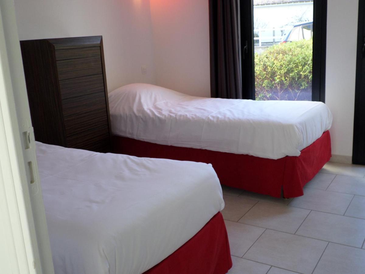 Gites "Bord De Mer" Pmr Ou "Arromanches" 2 Chambres En Front De Mer A Asnelles , 3Km D'Arromanches, 10Km De Bayeux Saint-Côme-de-Fresné المظهر الخارجي الصورة